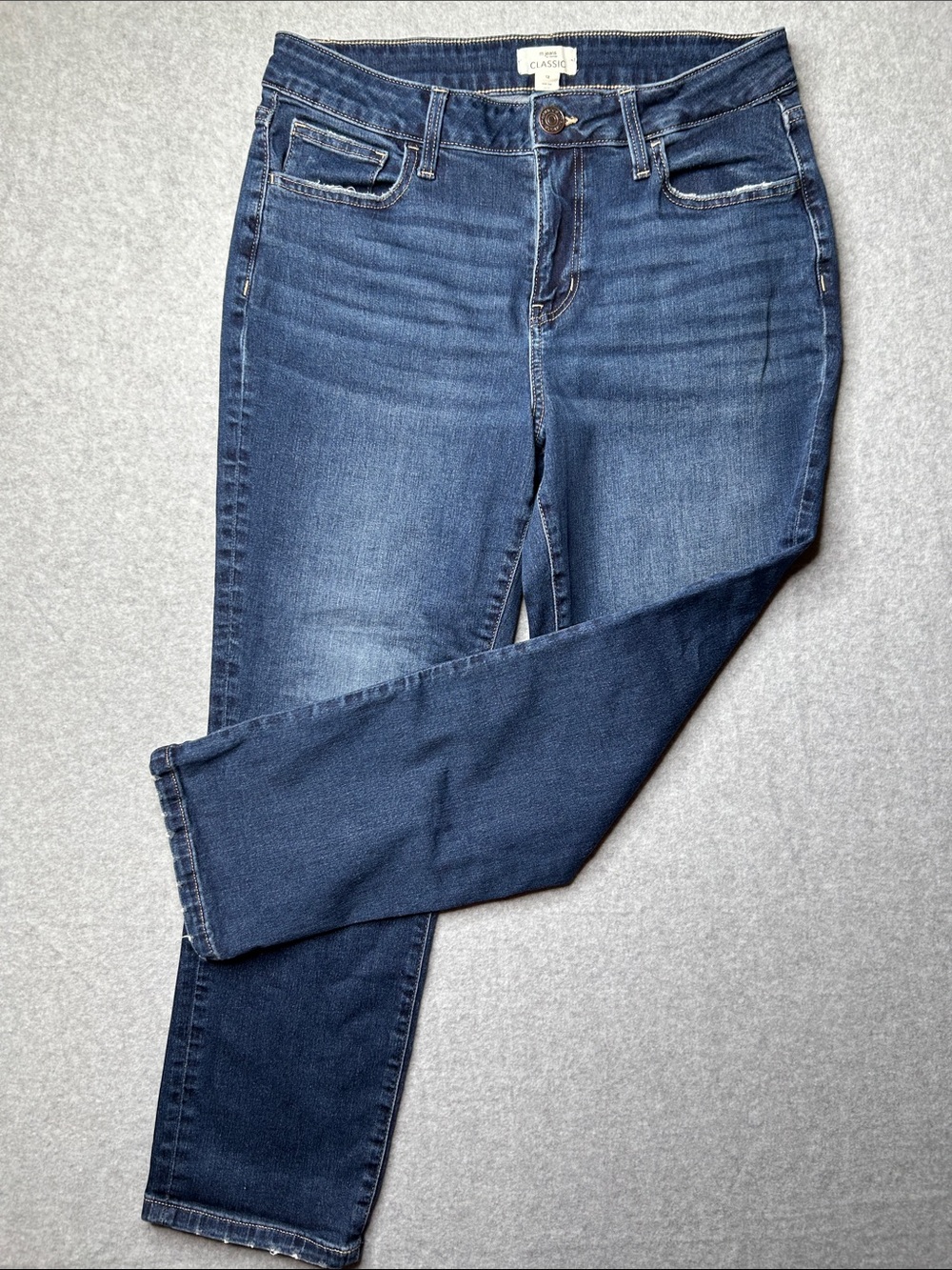 Classic Maurices Mid-Rise Crop Women's capris- Dark Blue